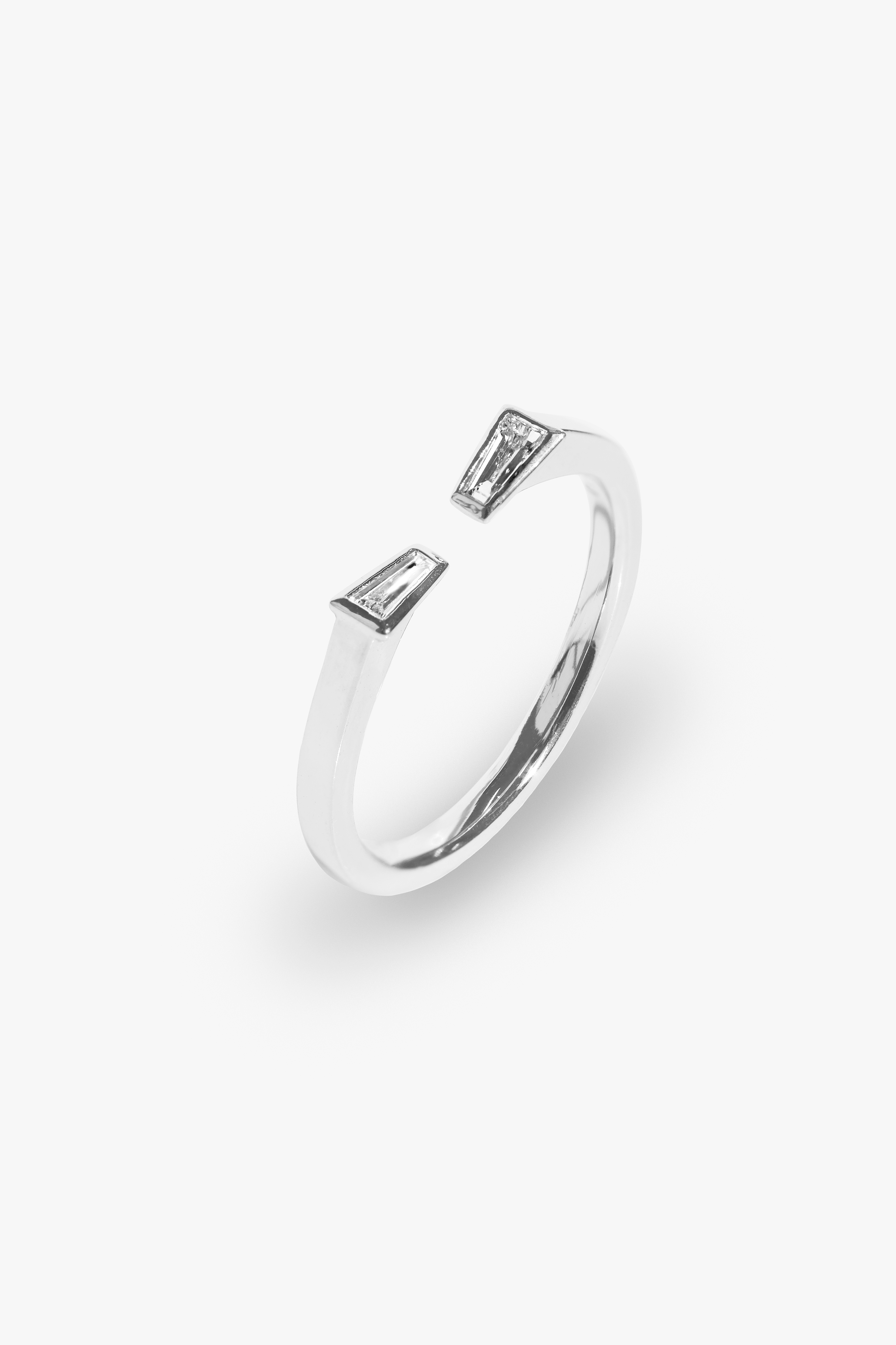 Open Huggie Taper Baguette Band